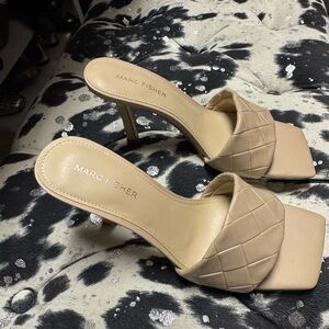 Marc Fisher Beige Woven Leather Mule Sandal size 8